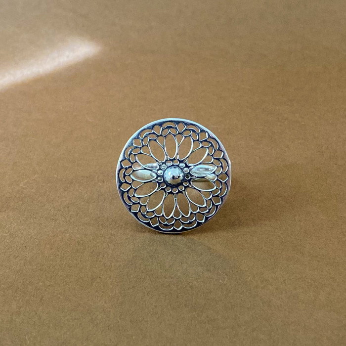 Anel Mandala Flower
Anel Mandala Flower